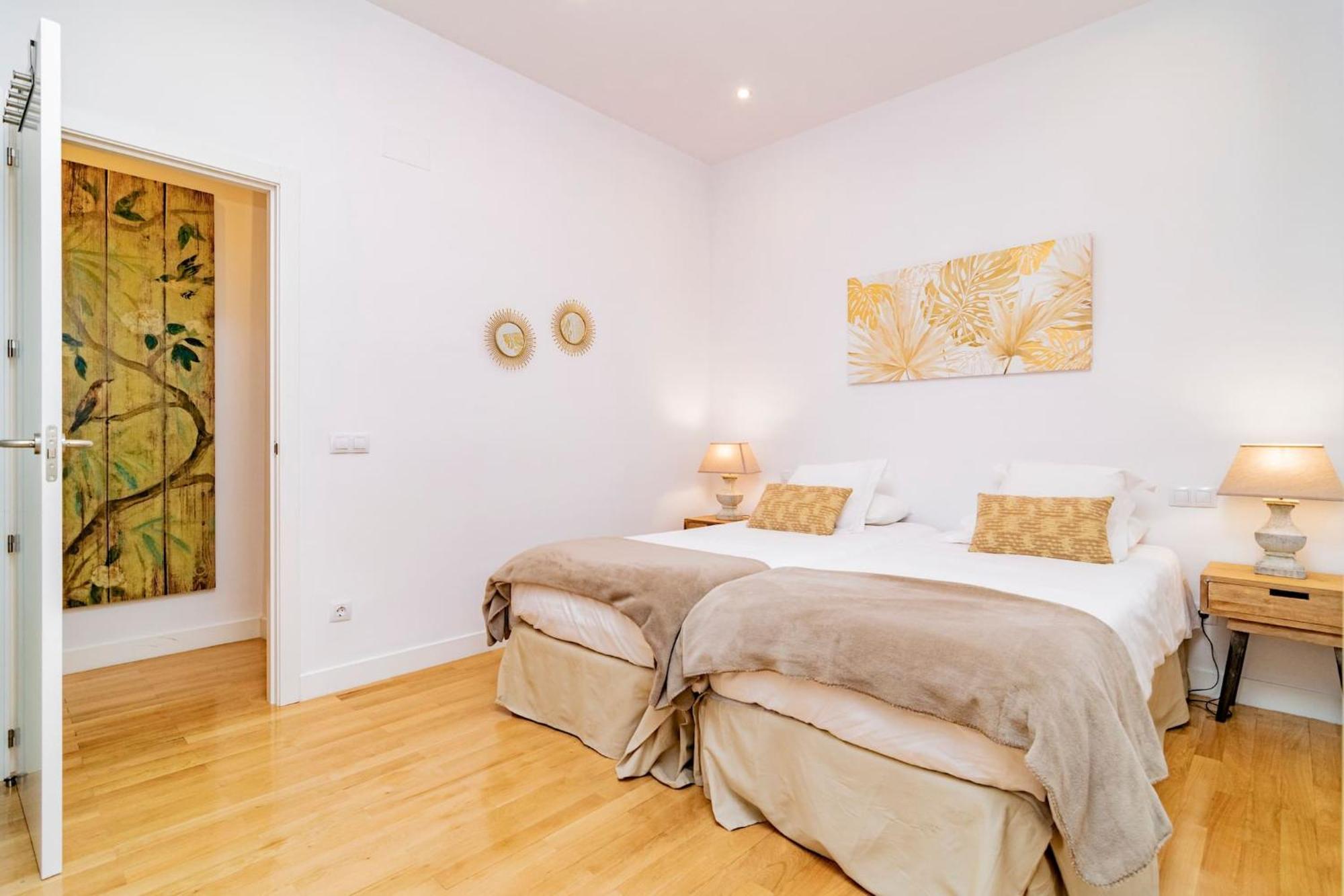 Juan Bravo Suites Madrid Exterior photo